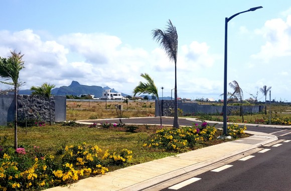  Property for Sale - Residential land - beau-vallon  
